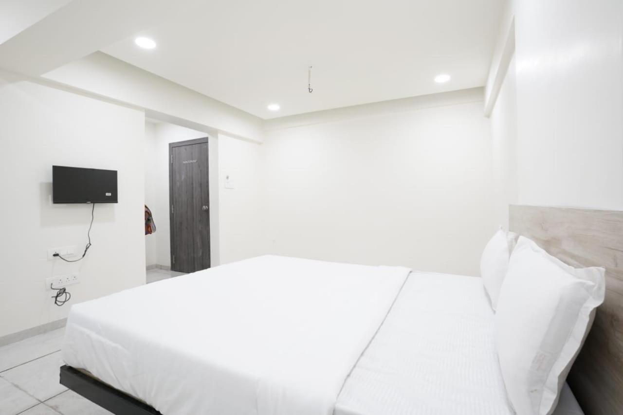 Hotel Bhakti Inn ناسيك المظهر الخارجي الصورة