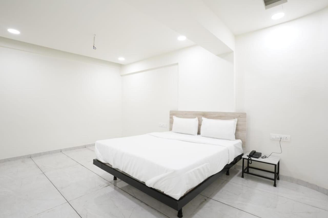 Hotel Bhakti Inn ناسيك المظهر الخارجي الصورة